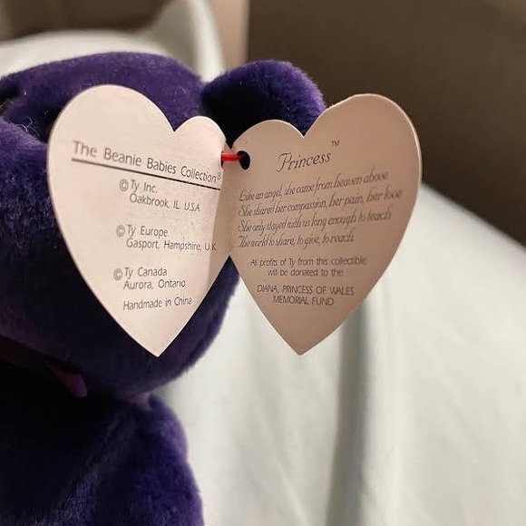 This a very 1st edition of the princess Diana Ty baby that came out in 1997 - Picture 2 of 2